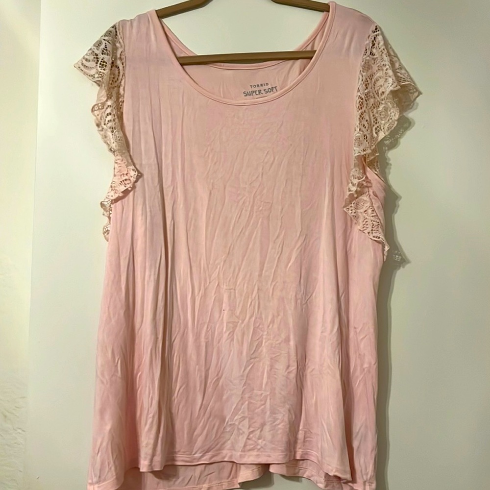 Torrid flutter lace sleeves pink top size 1X